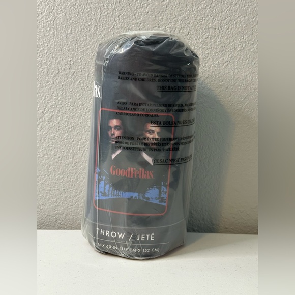 Franco Goodfellas Bedding Super Soft Micro Raschel 46"x60" Throw Blanket - Picture 1 of 3